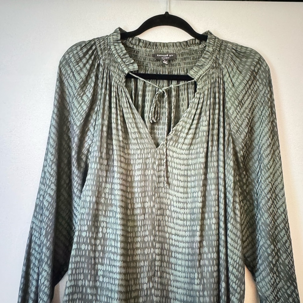 CURRENT AIR | Green Long Sleeve V-Neck Blouse | L